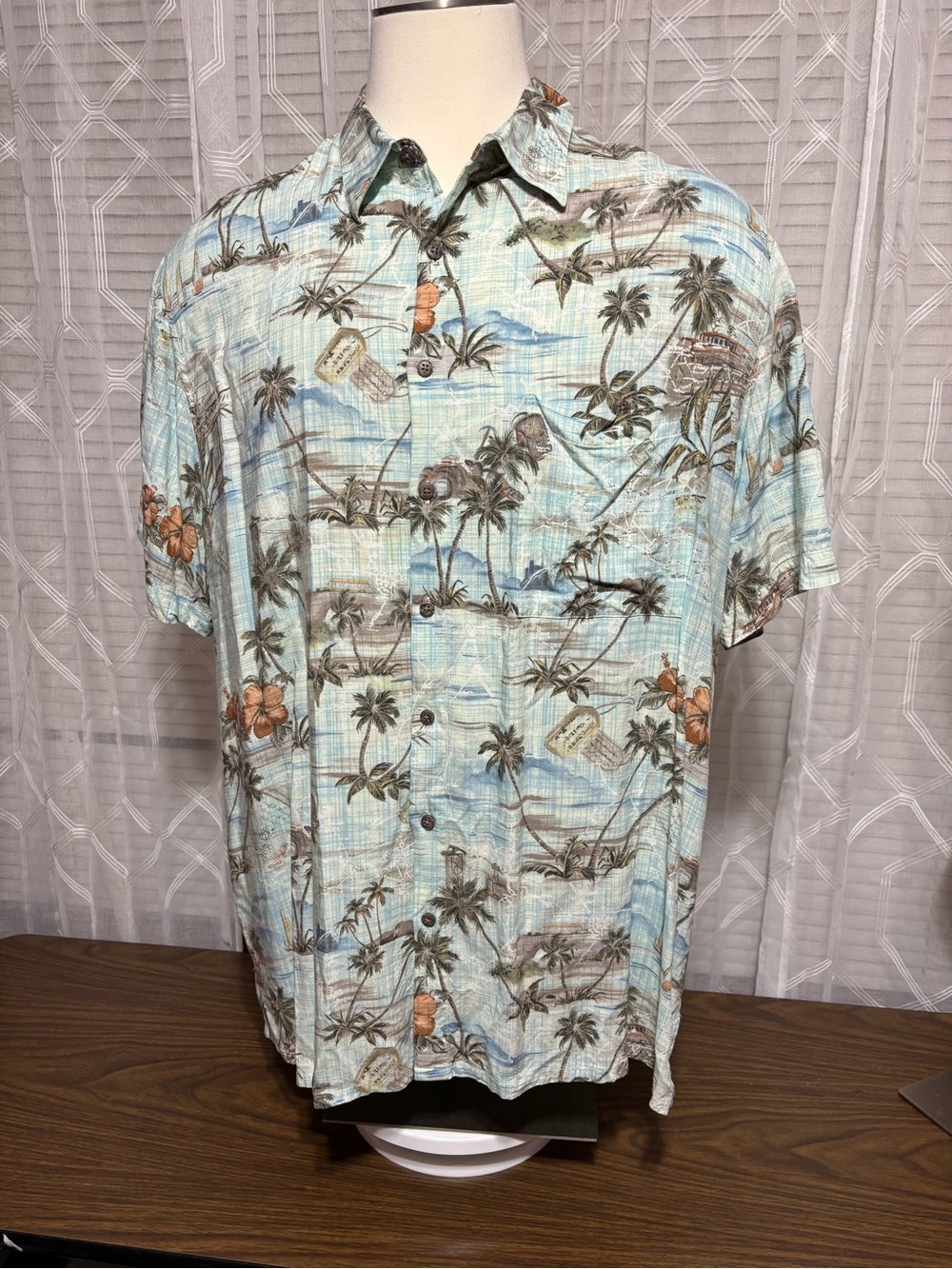 Batik Bay men’s Hawaiian shirt 2XLT  27 p2p 34”L 100% Rayon